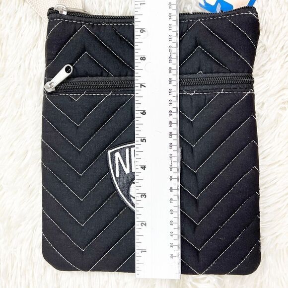 NBA Brooklyn Nets Black Crossbody Bag - Picture 4 of 6